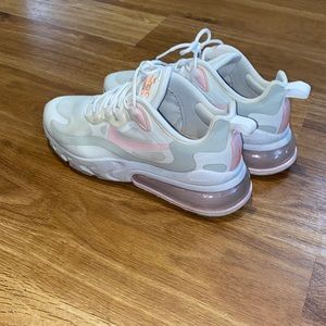 Nike react baby pink and white